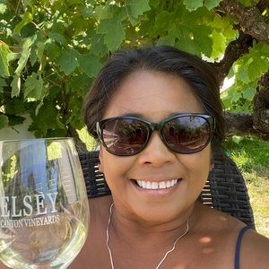 Meet your Posher, Lea